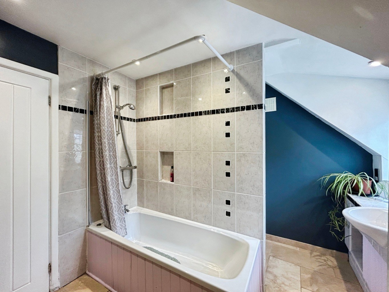 St. Ives, Three bed maisonette in prime location, photo 15