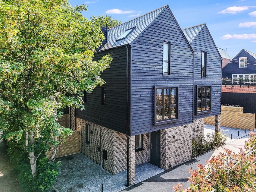 Under Offer - Rose Lane