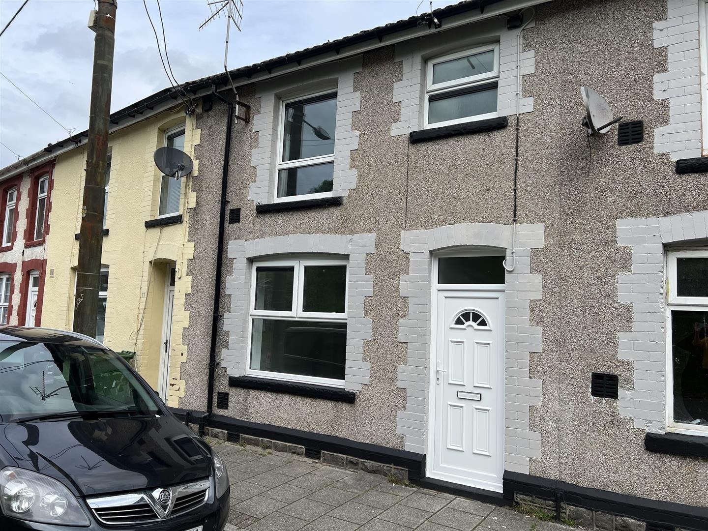 House - Terraced For Rent Ty'r Felin Street