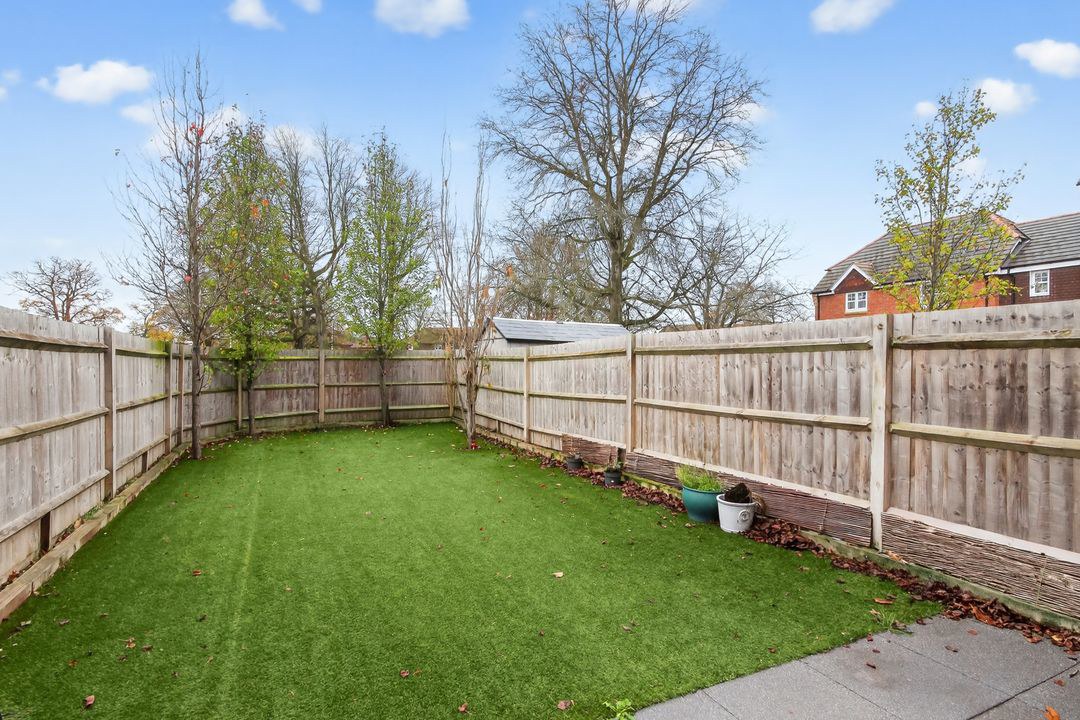 Equestrian Court, Arborfield Green, Reading, RG2, photo 9