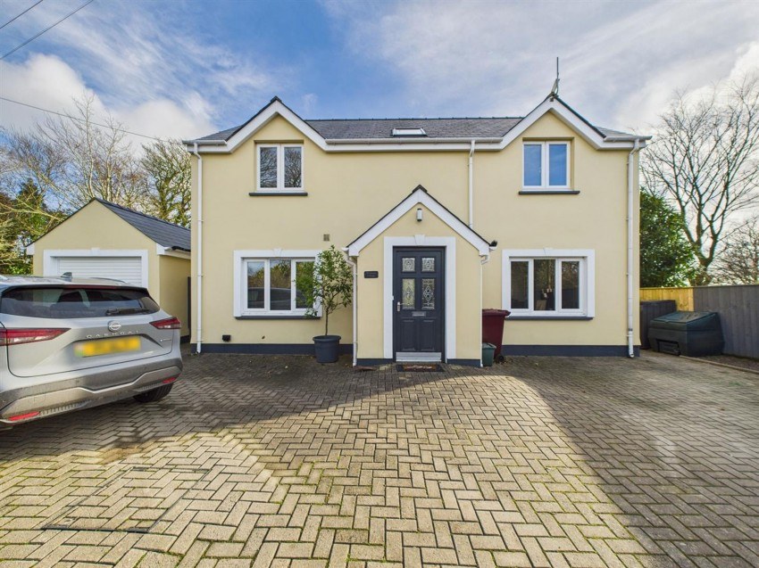 Bedroomed House For Sale