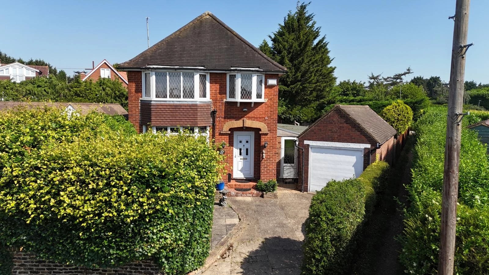 Under Offer Elm Walk