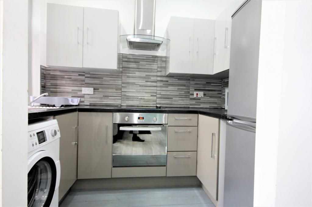 Flat , Connaught House, - Mount Street, Preston