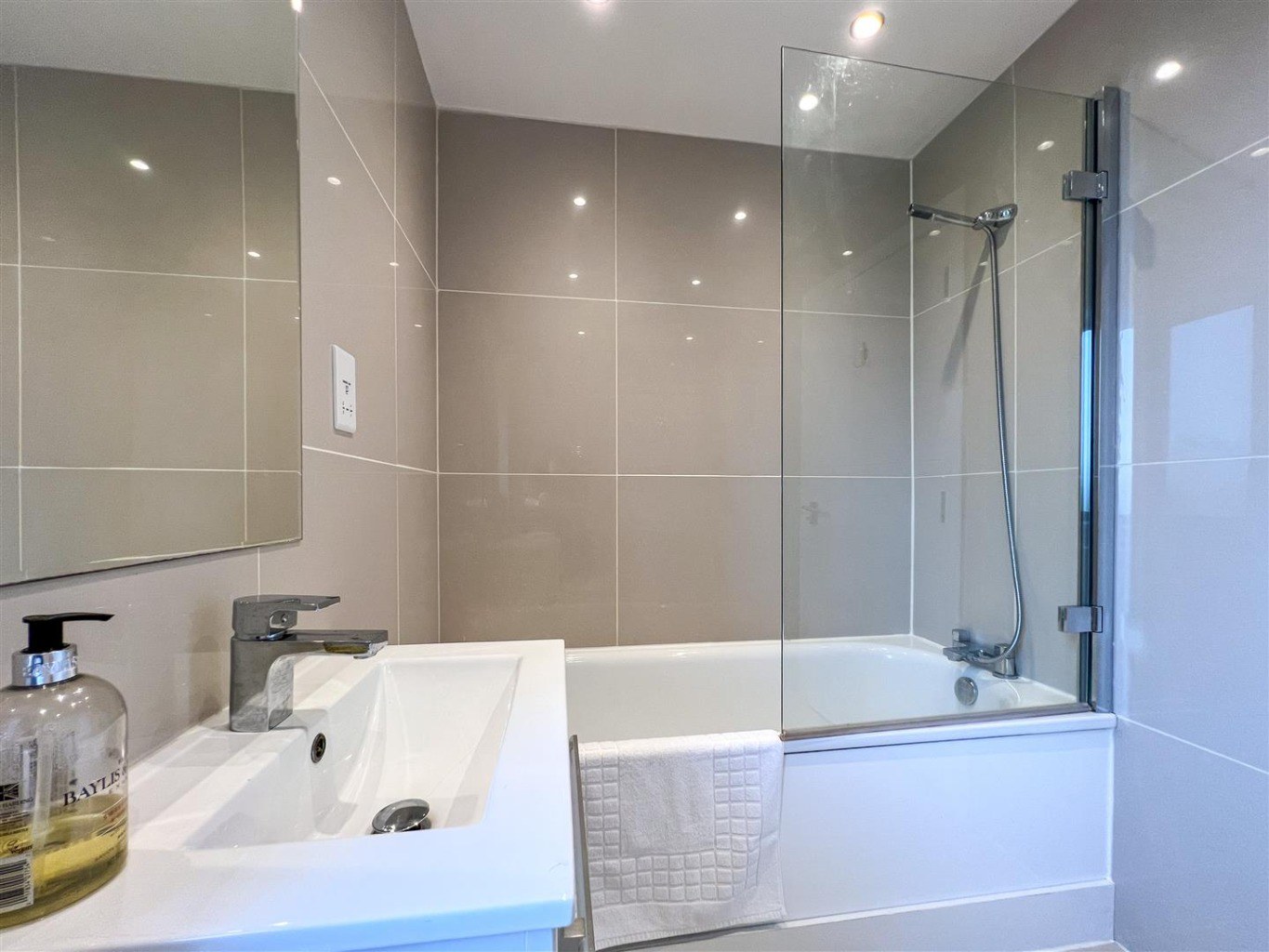 Kuggar, Apartment with sea views, photo 11