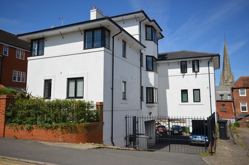 Lyons Court