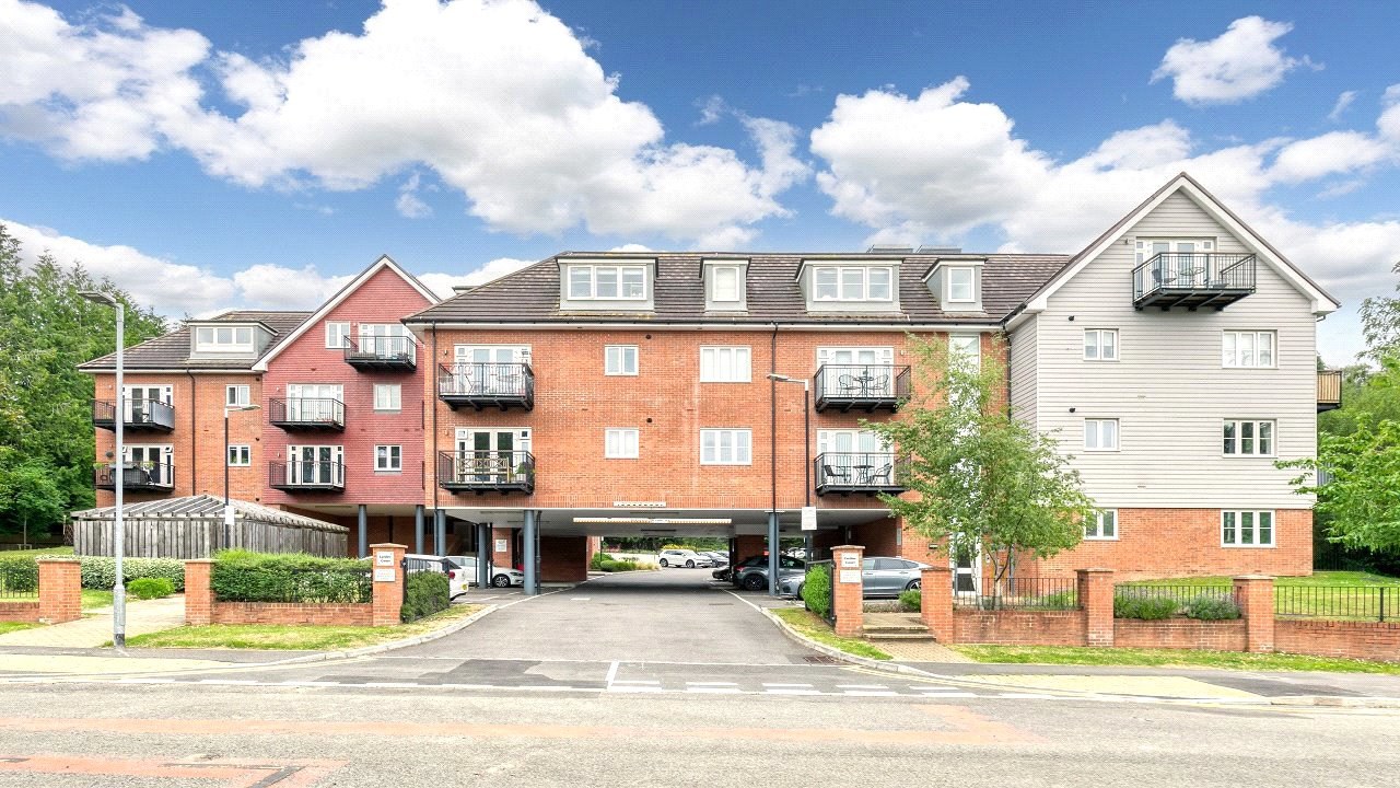 Cardew Court, Crowthorne Road, Bracknell, Berkshire, RG12