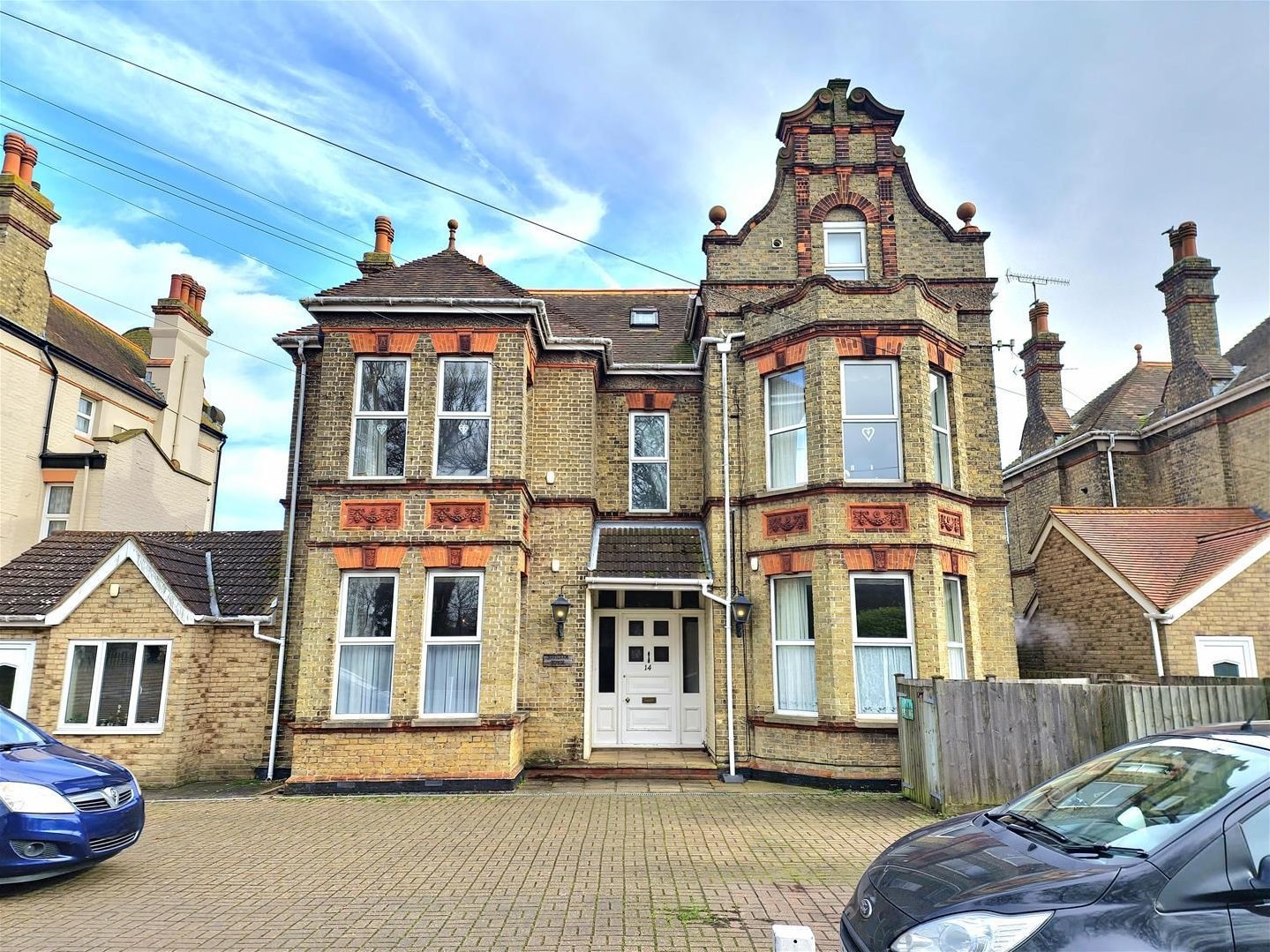 Callis Court Road