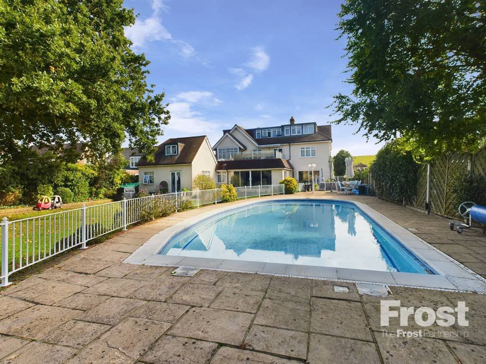 Coppermill Road, Wraysbury, Berkshire, TW19