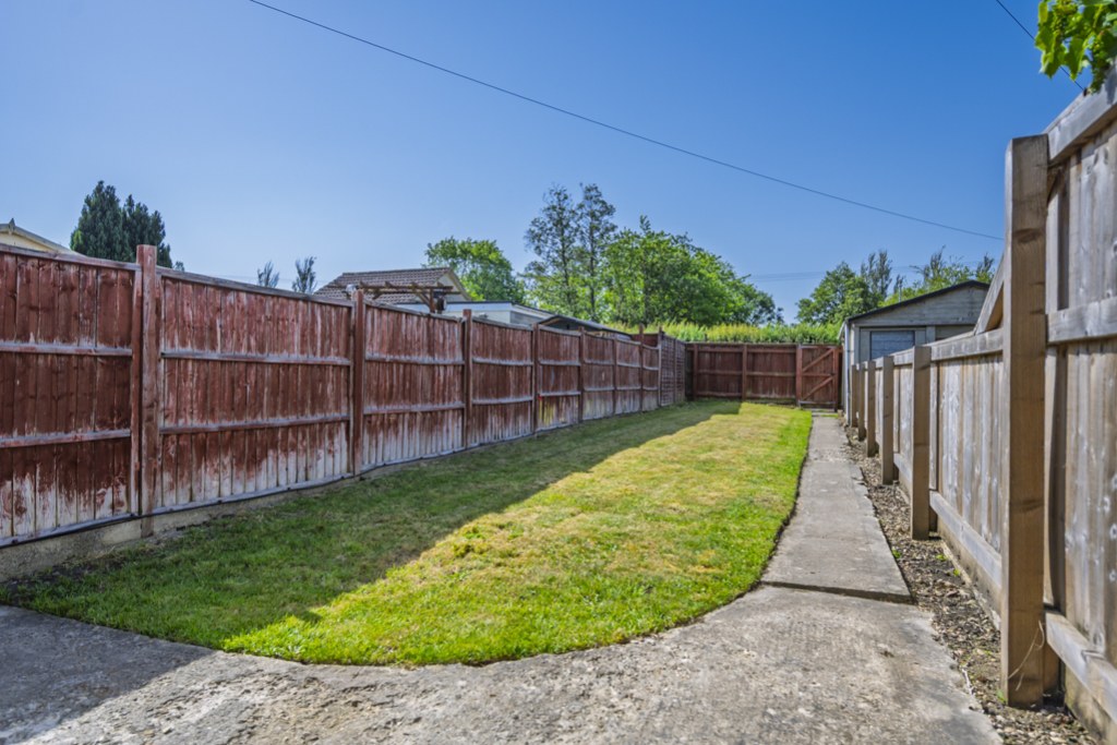 2 Bedroom House - Ferndale Road, Swindon, SN2, photo 18