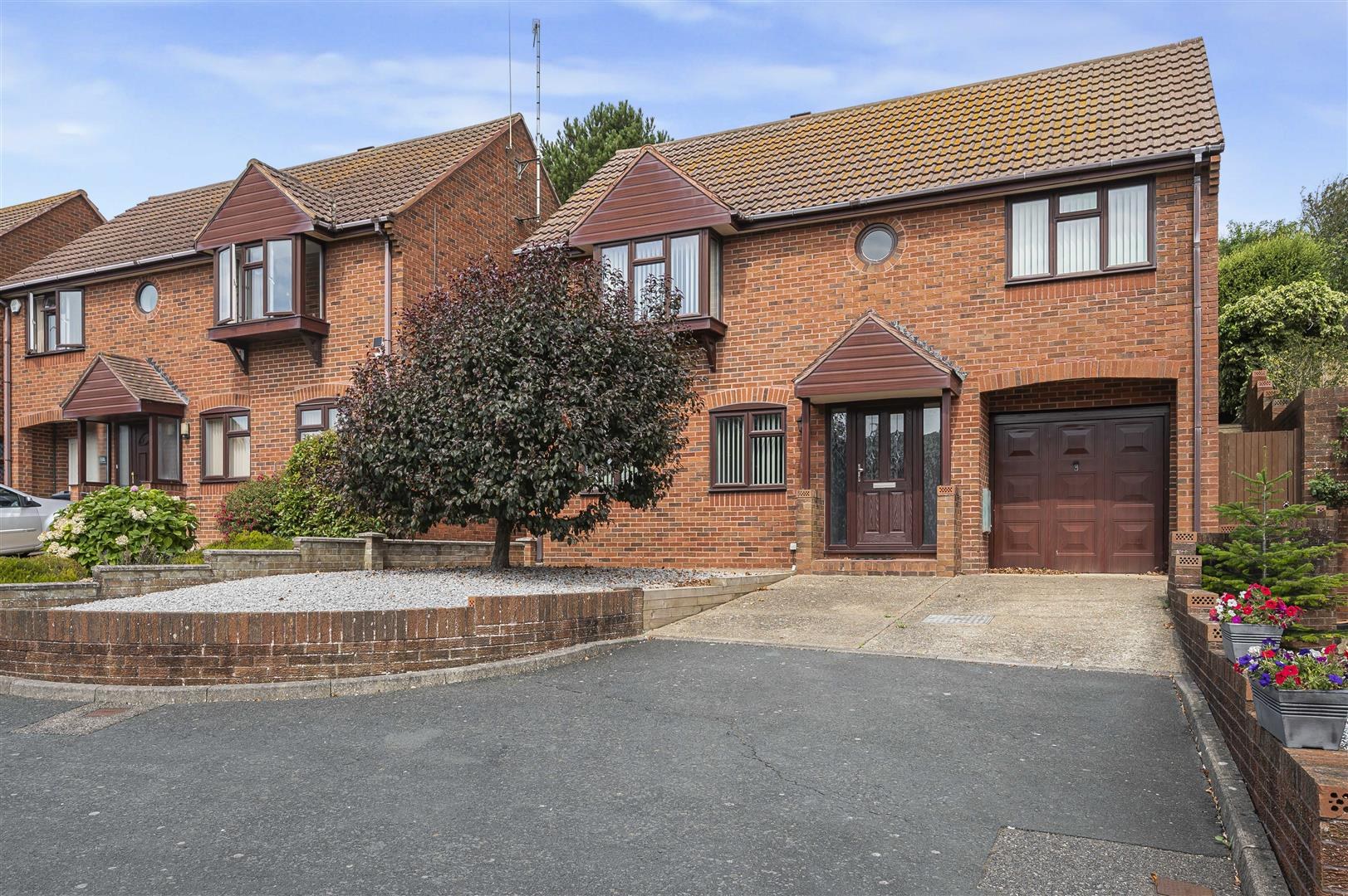 Court Farm Road