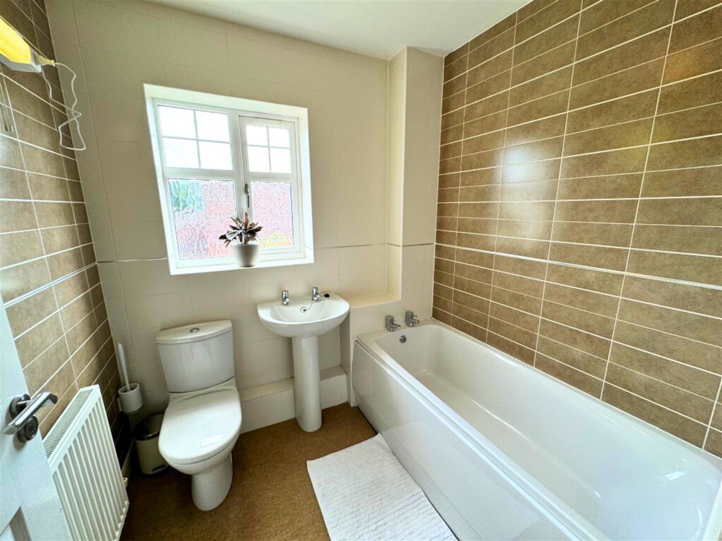 St. Martins Field, Otley, LS21 2FN, photo 5