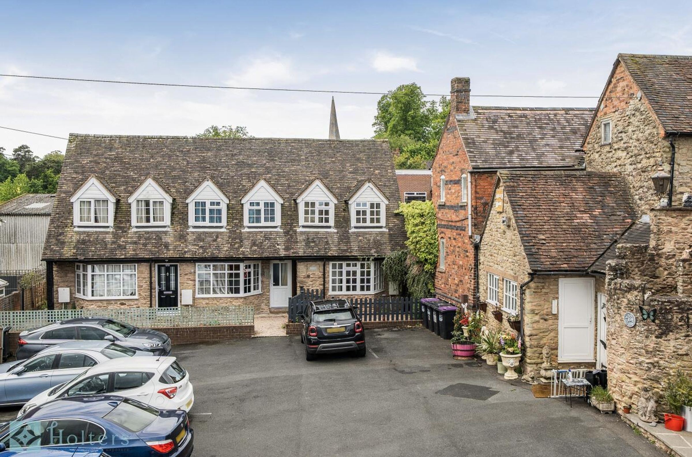Simon Evans Close