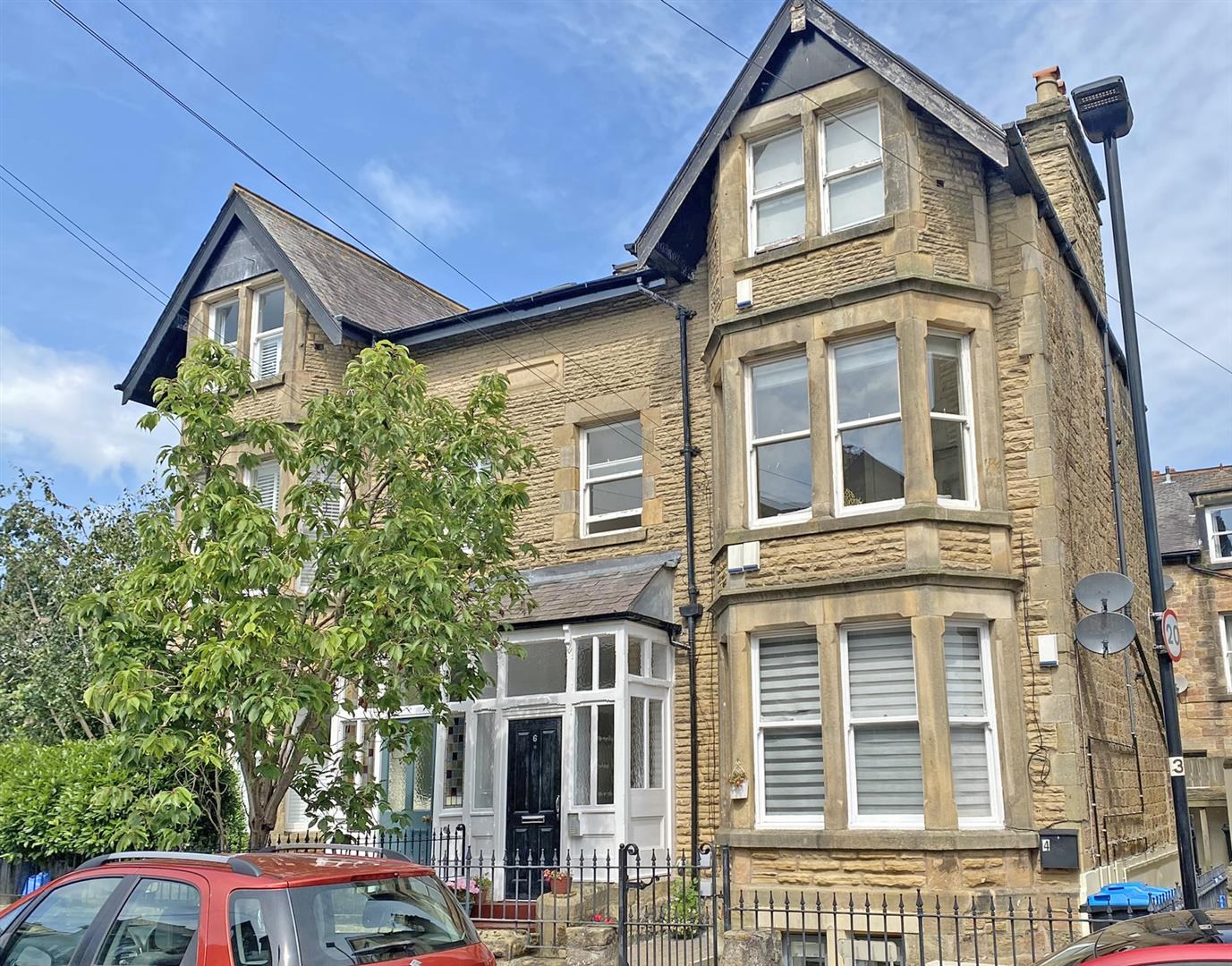 2 bed terraced for sale in West Cliffe Terrace, Harrogate