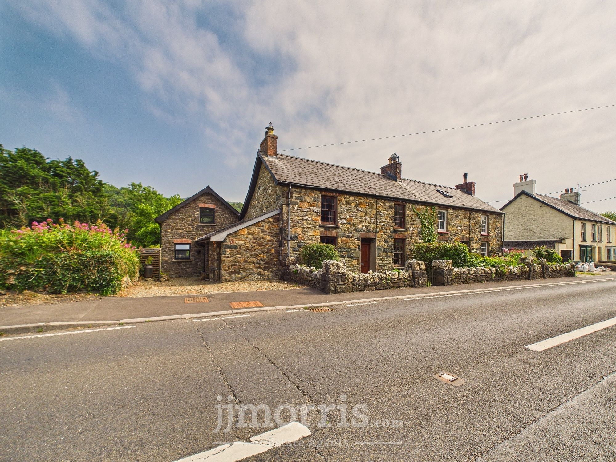 Dinas Cross