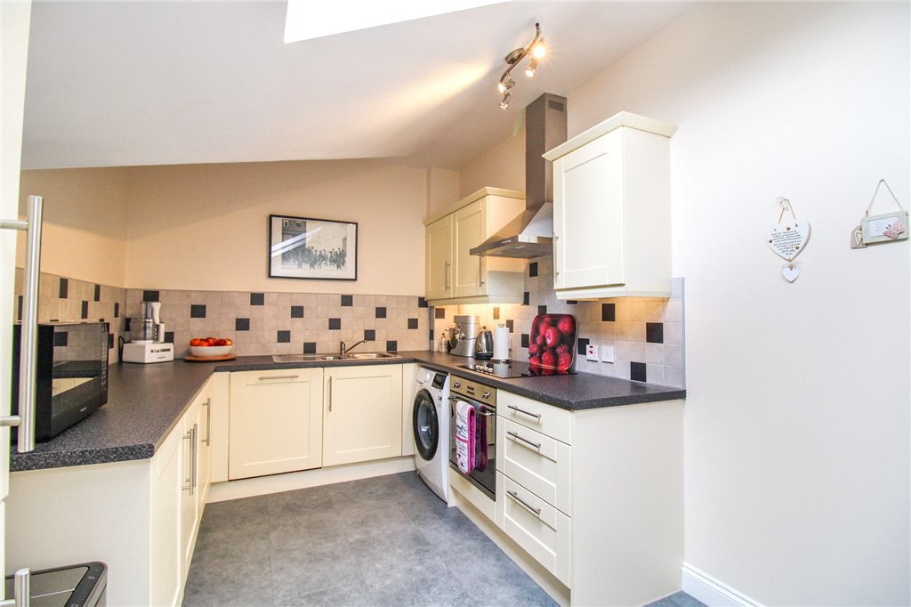 Low Lane, Horsforth, Leeds, West Yorkshire, LS18, photo 7