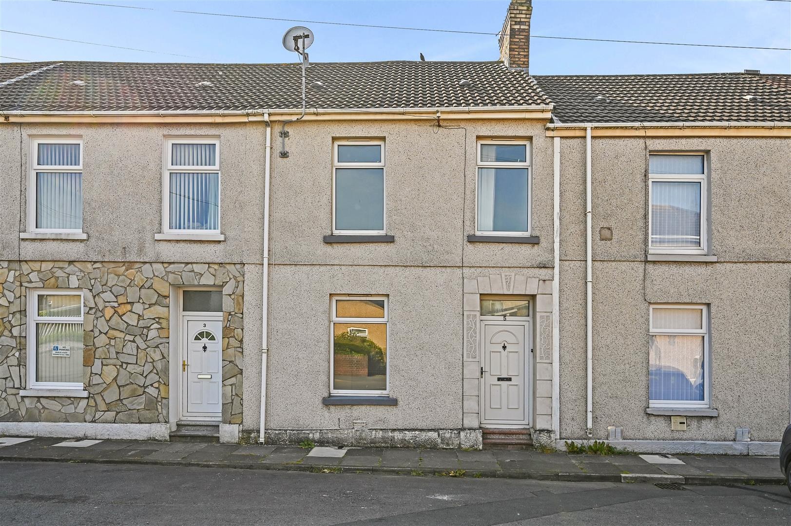 House - Terraced For Rent Glanmor Road