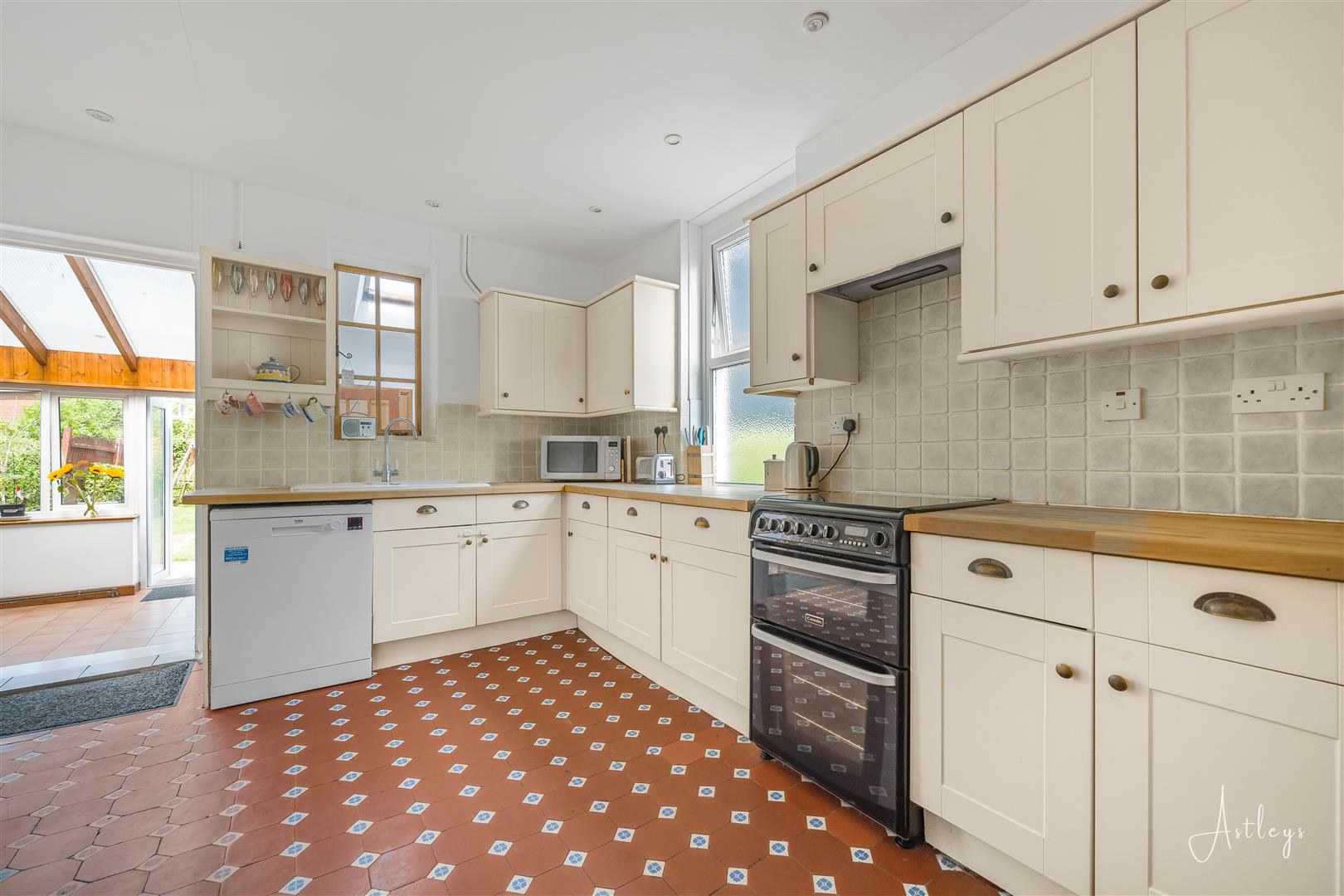 St. Peters Road, Newton, Swansea, photo 13