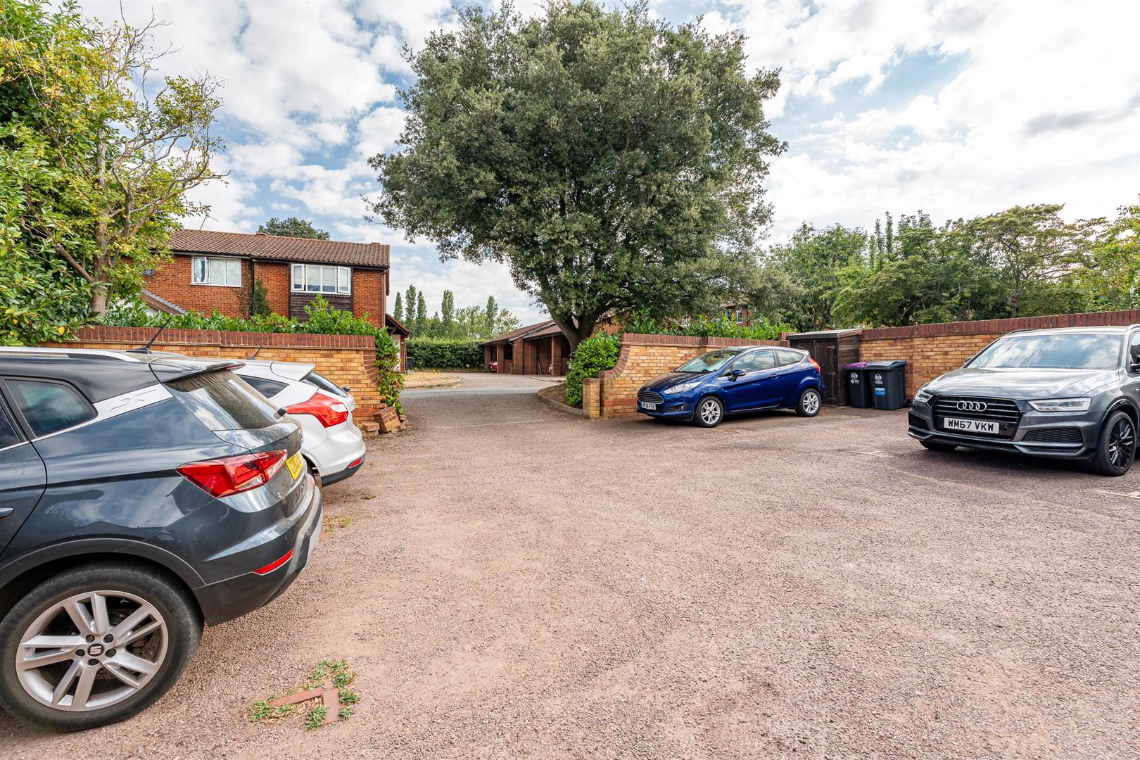 Ladywood Road, Hertford, photo 10