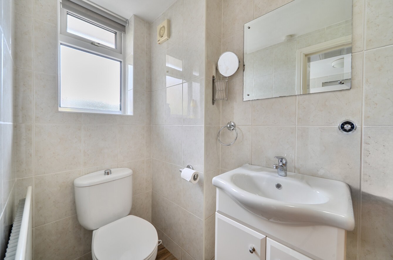 Ruthyn Avenue, Barlborough, Chesterfield, Derbyshire, S43, photo 15