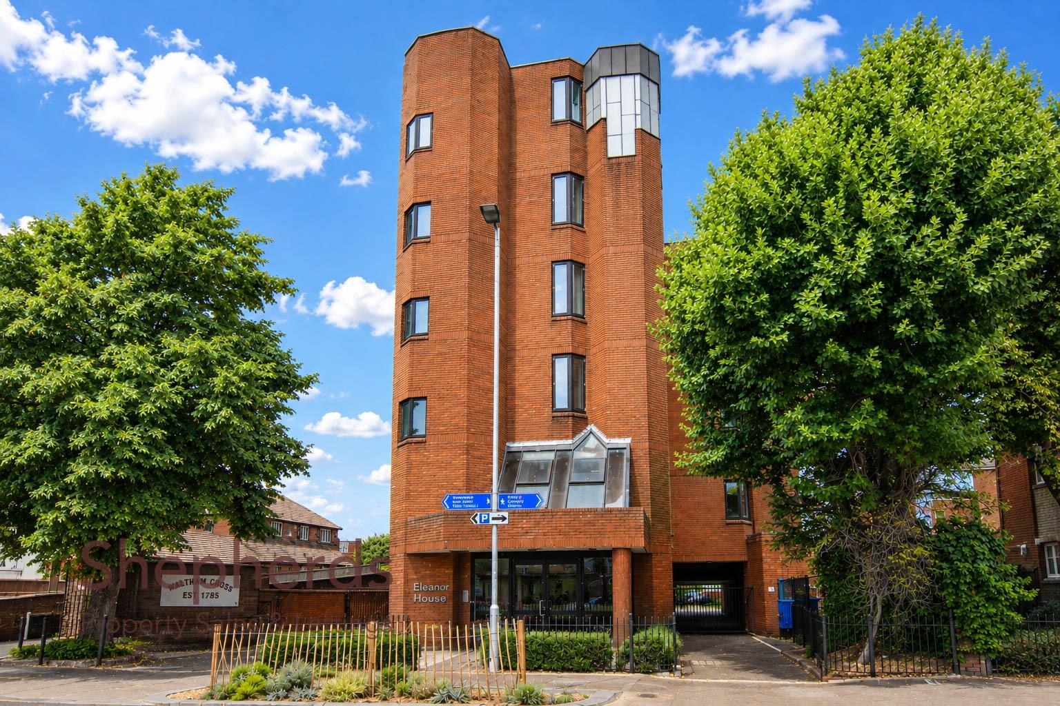 Penthouse Apartment – Eleanor Cross Road