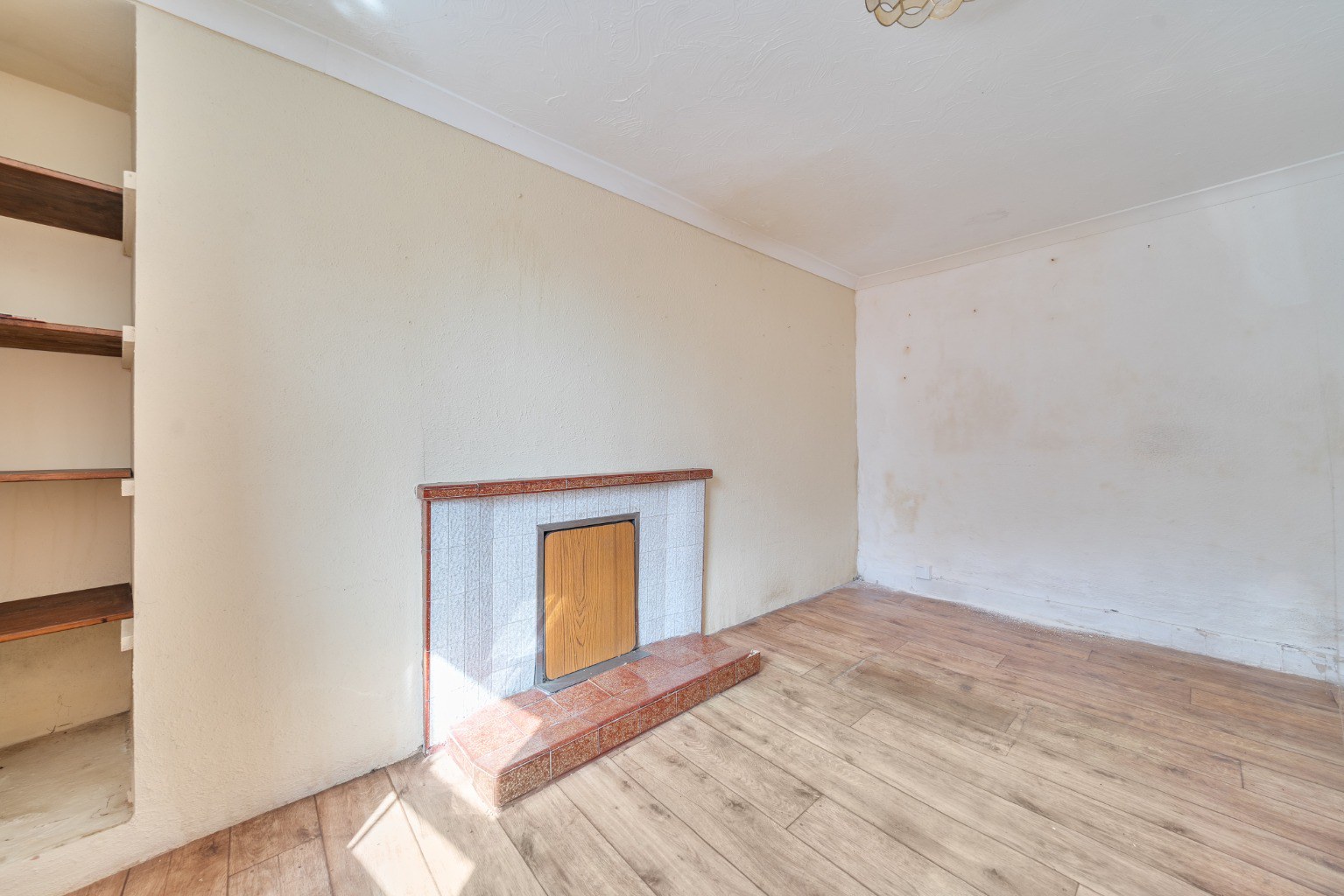 Sithney, A handsome doer-upper with two reception rooms and two bedrooms plus a garden., photo 4