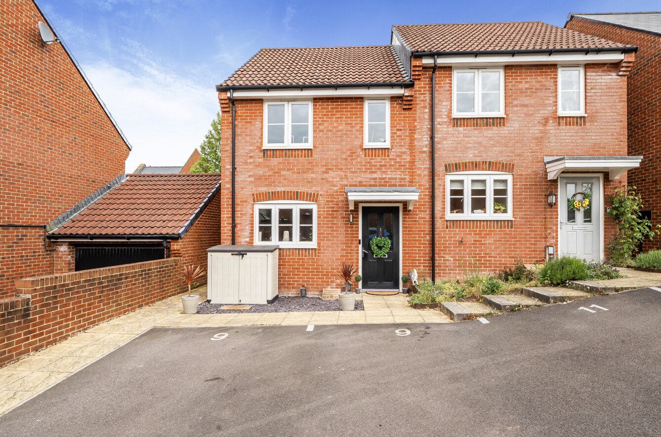 Thomas Place, Wellington, Somerset, TA21