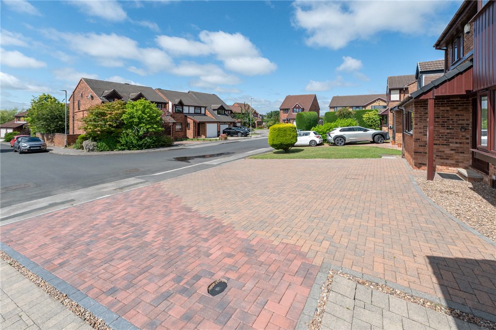 Paddock Drive, Drighlington, Bradford, West Yorkshire, BD11, photo 41