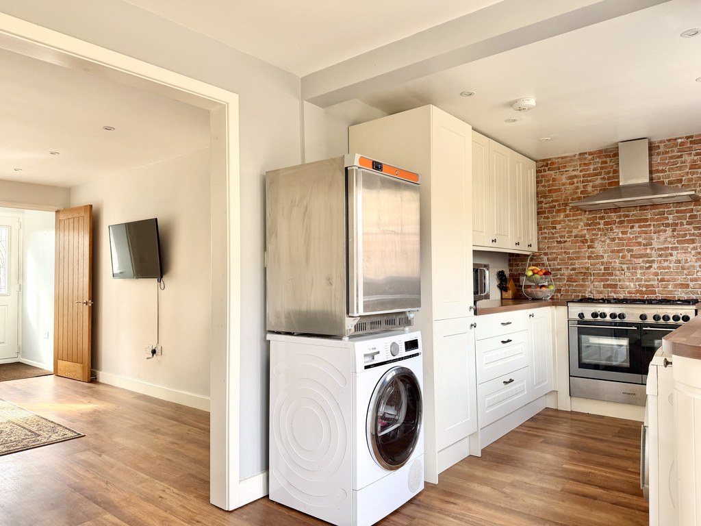 Bryony Gardens, Gillingham, SP8 4TR, photo 5