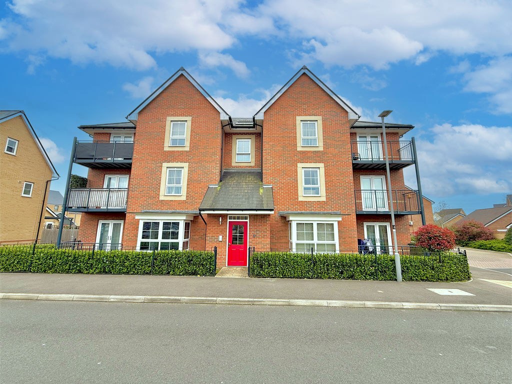 32 Vanguard Circle BrooklandsMilton Keynes MK10 7JB