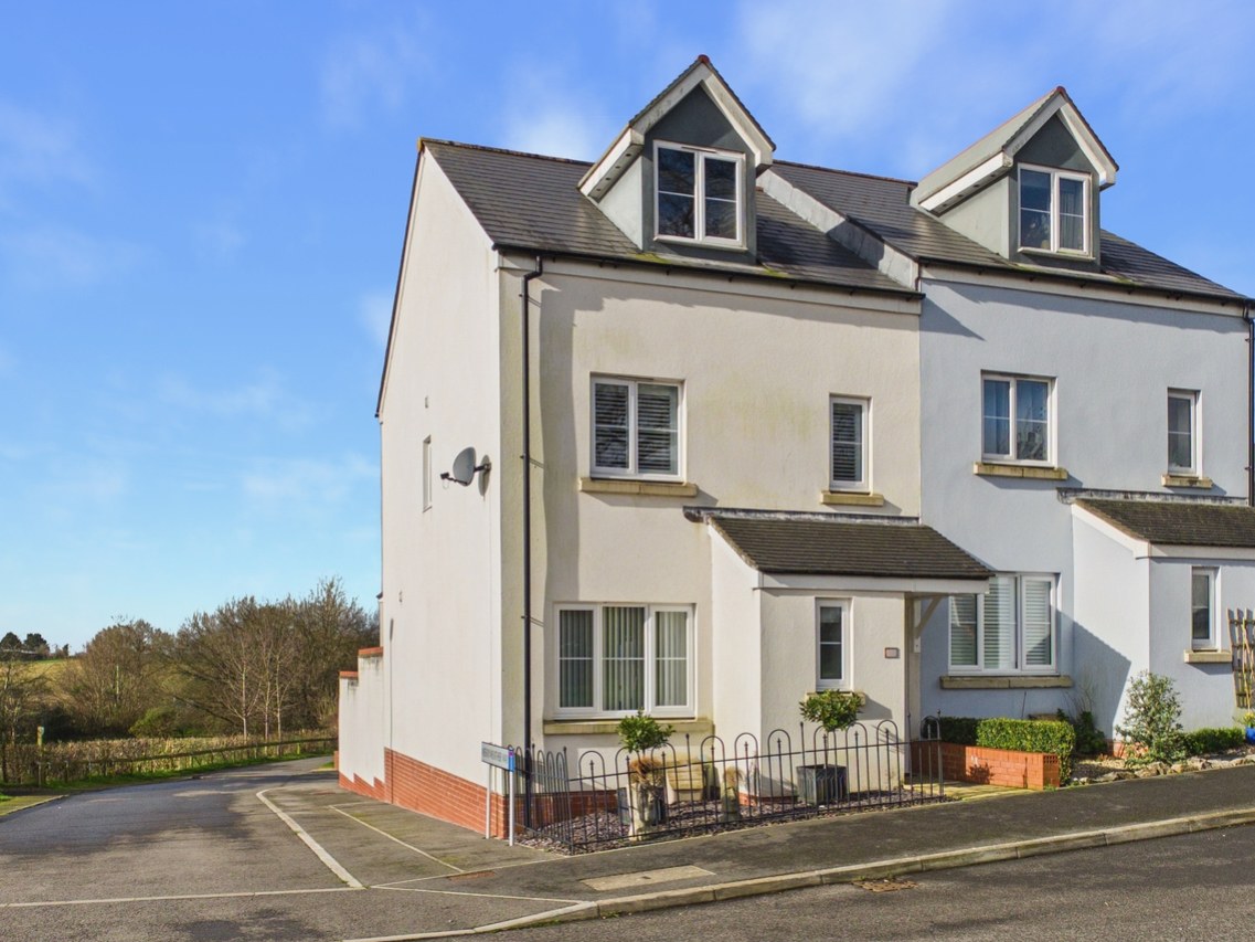 Oaktree Road, South Molton, Devon, EX36