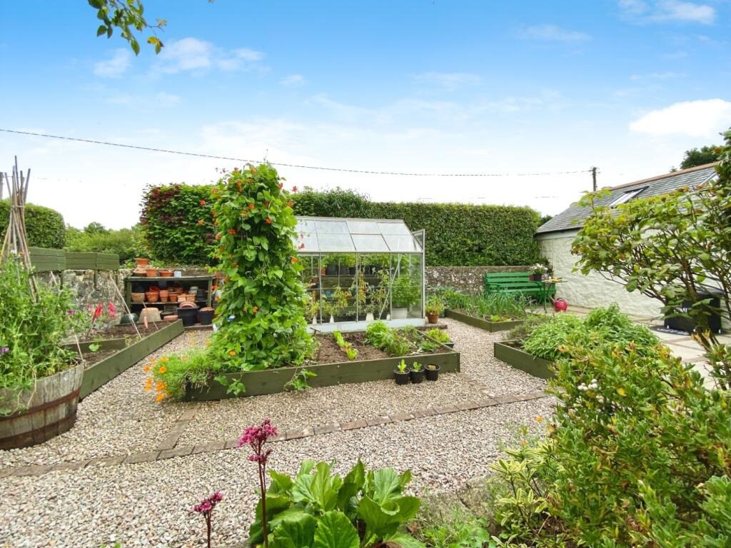 Characterful family home, Nancegollan, photo 3