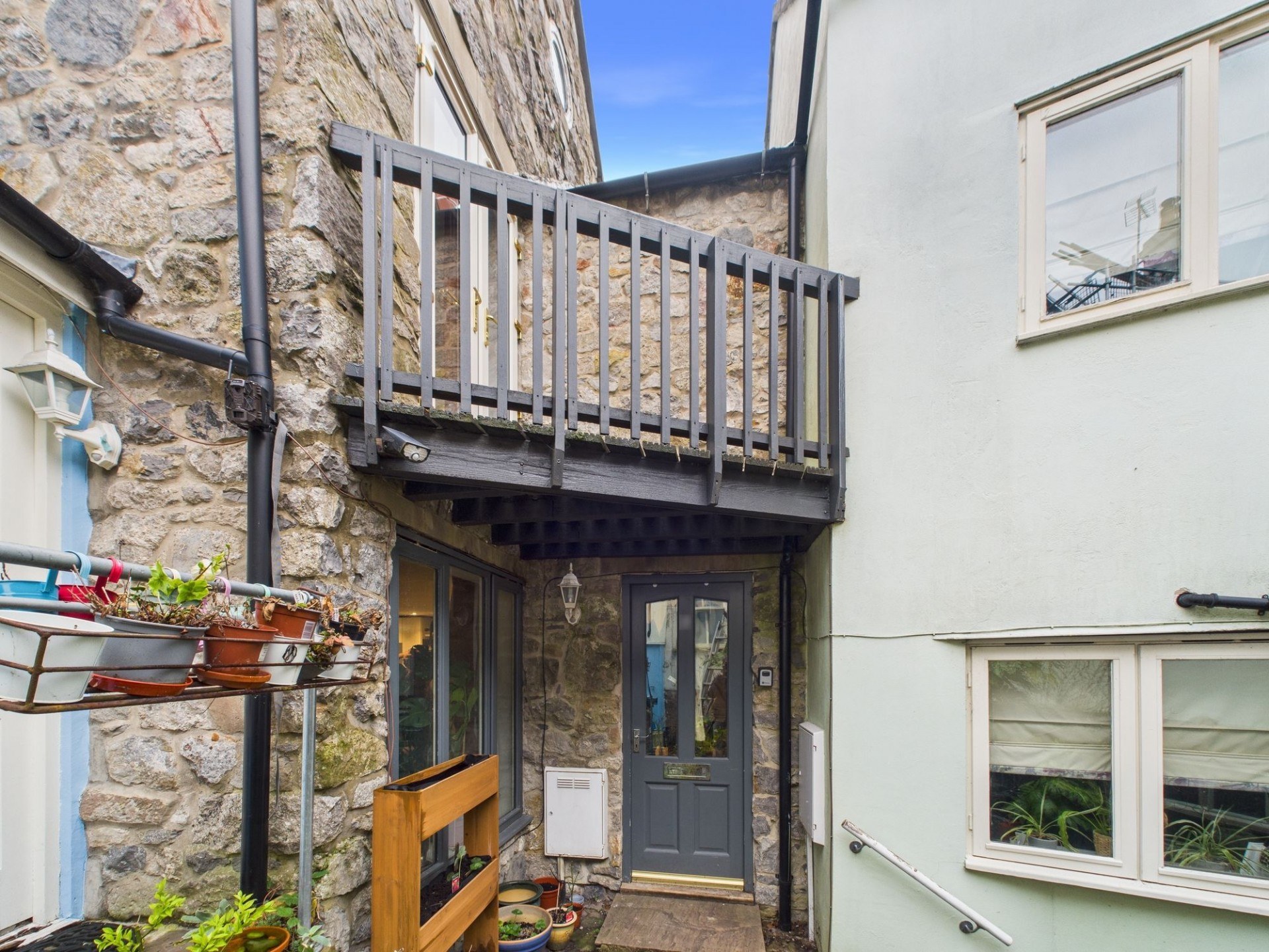 Cottage Sold STC Market Place