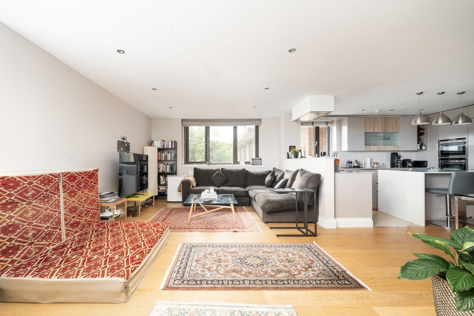 Queens Court, 4-8 Finchley Road, London, NW8, photo 4