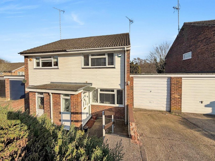 Curlew Close