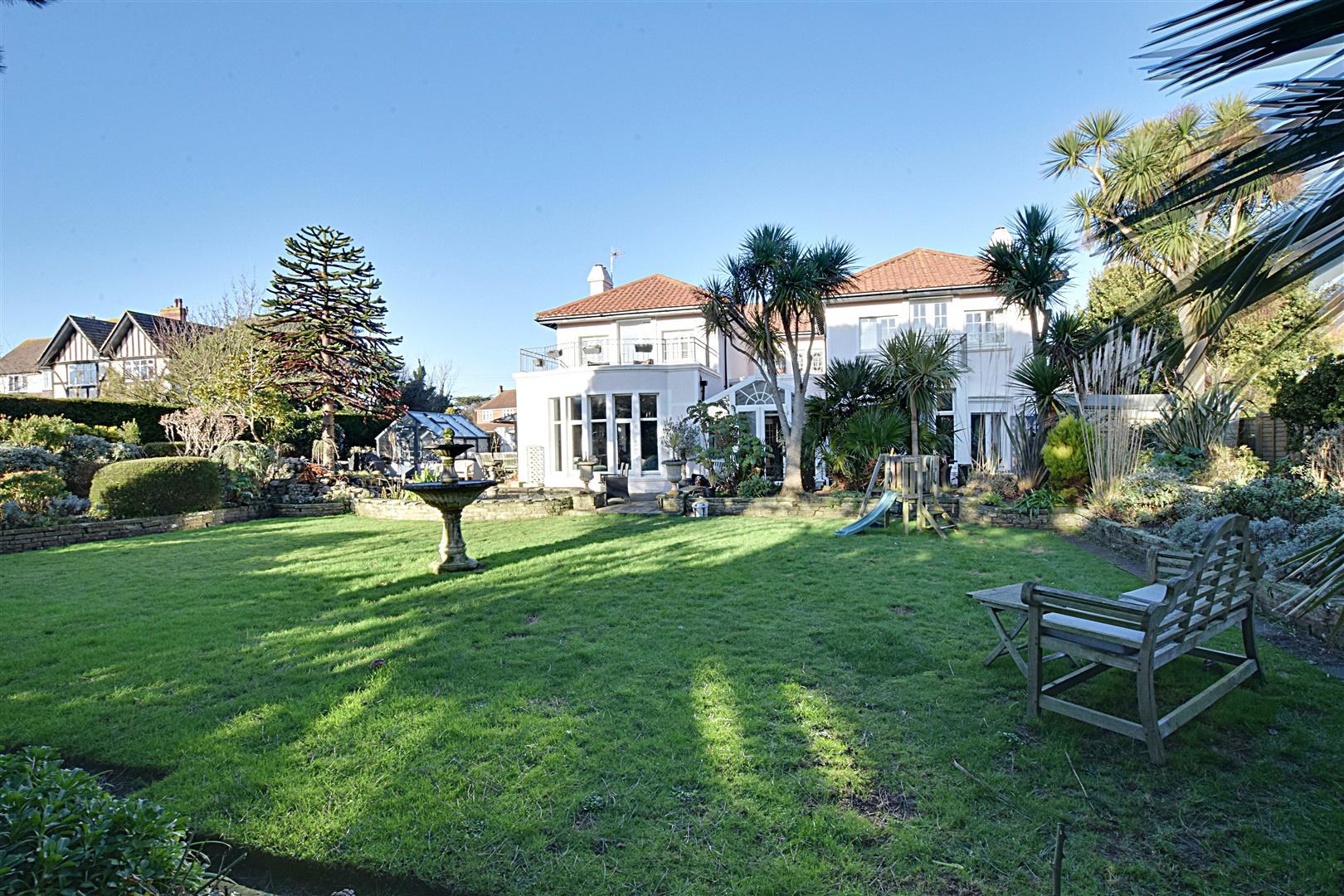 Richmond Avenue, Bexhill-On-Sea, photo 26