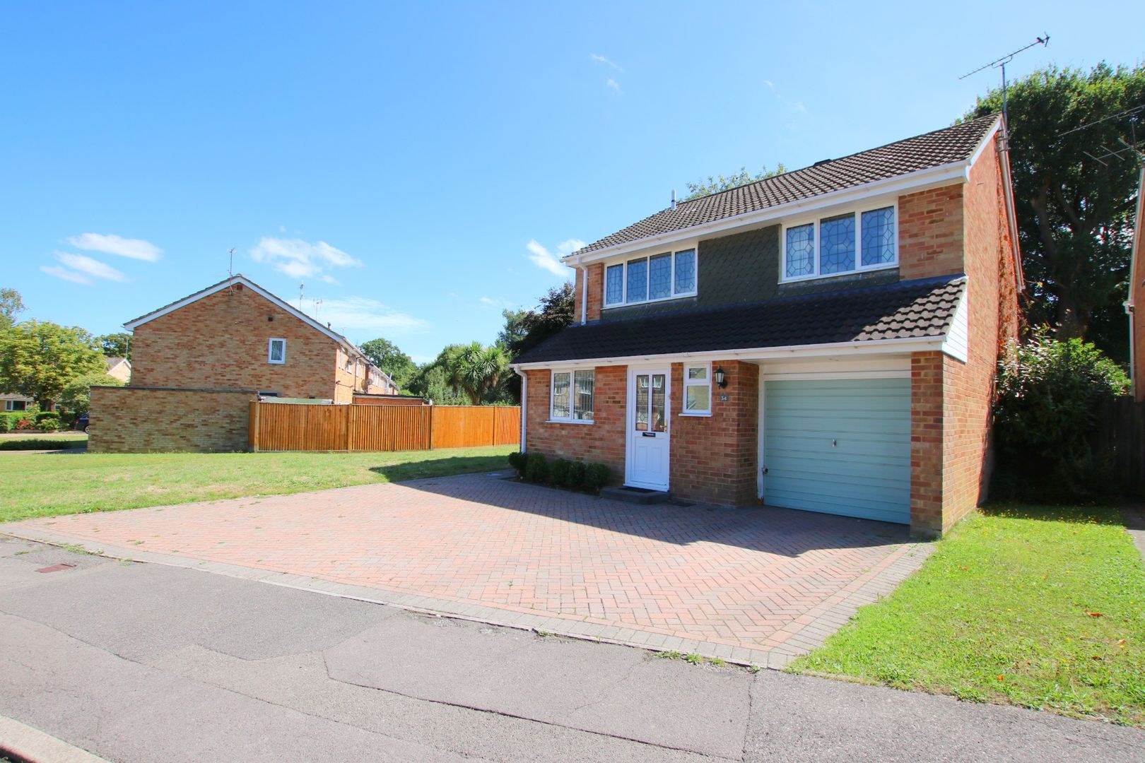 Sarum Crescent
