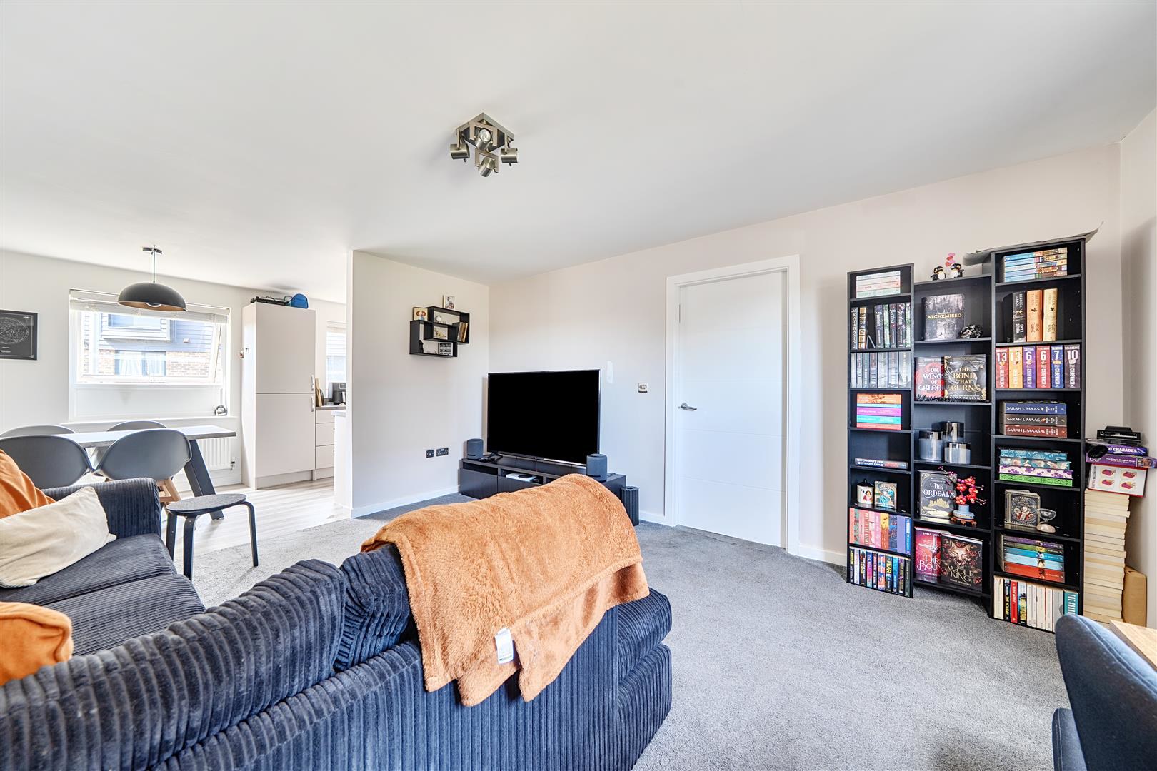 2 Brooke Close, Margate, photo 6