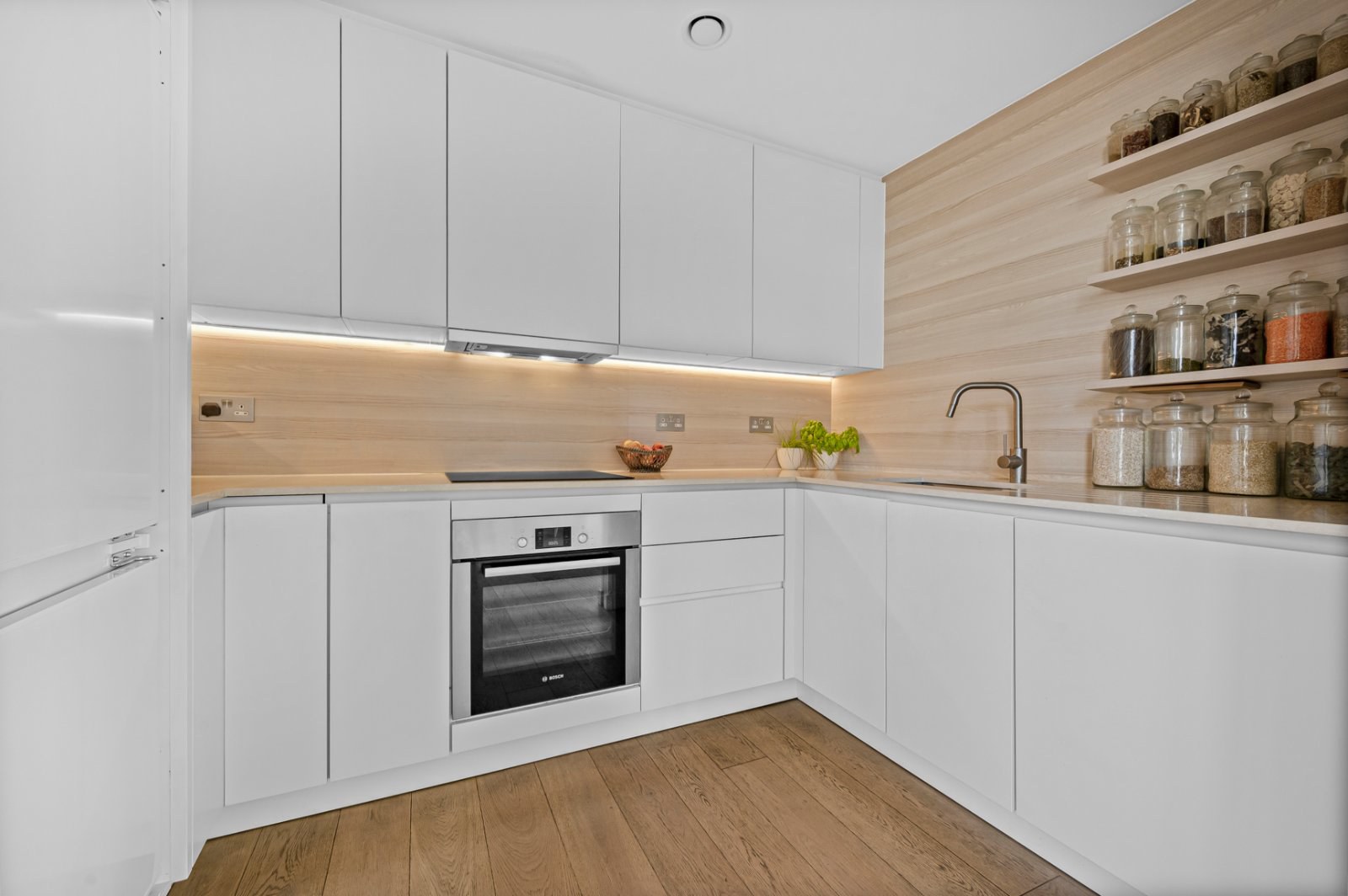 Devan Grove, London, N4, photo 6