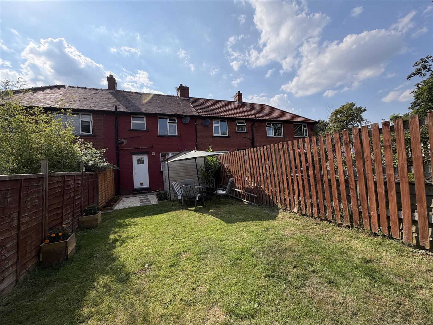 House - Mid Terrace for sale Hadfield Crescent