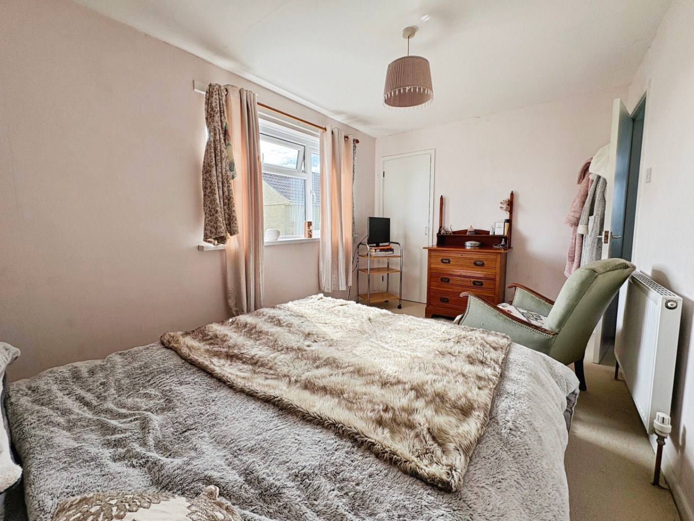 Cury, Two bed home with generous outdoor space, photo 15