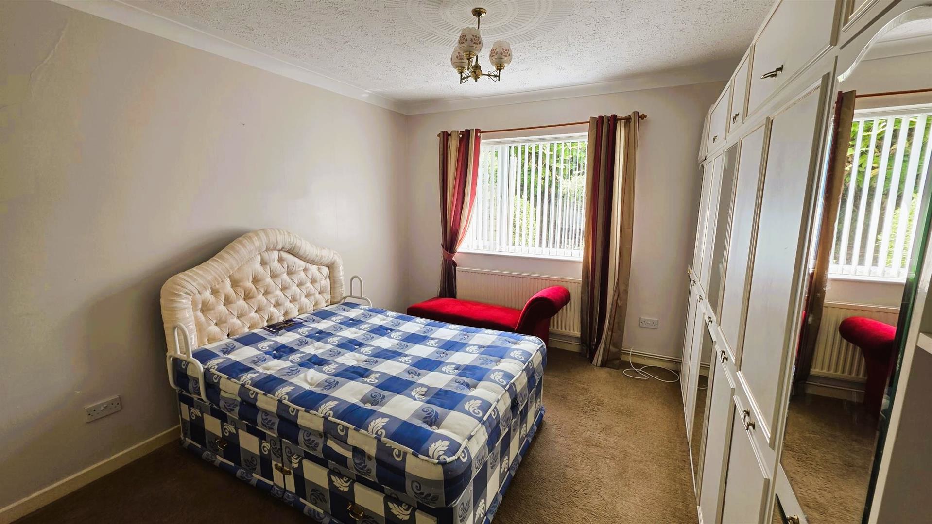 Gwscwm Road, Burry Port, photo 13