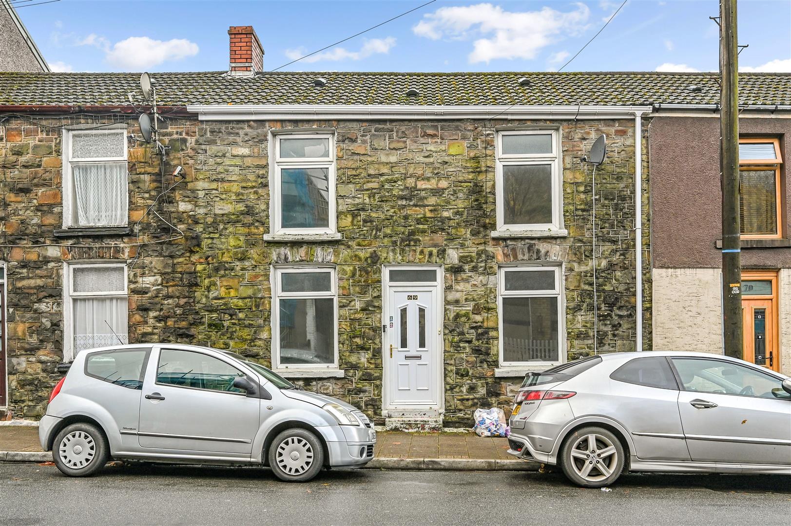 House - Terraced For Rent Llewellyn Street