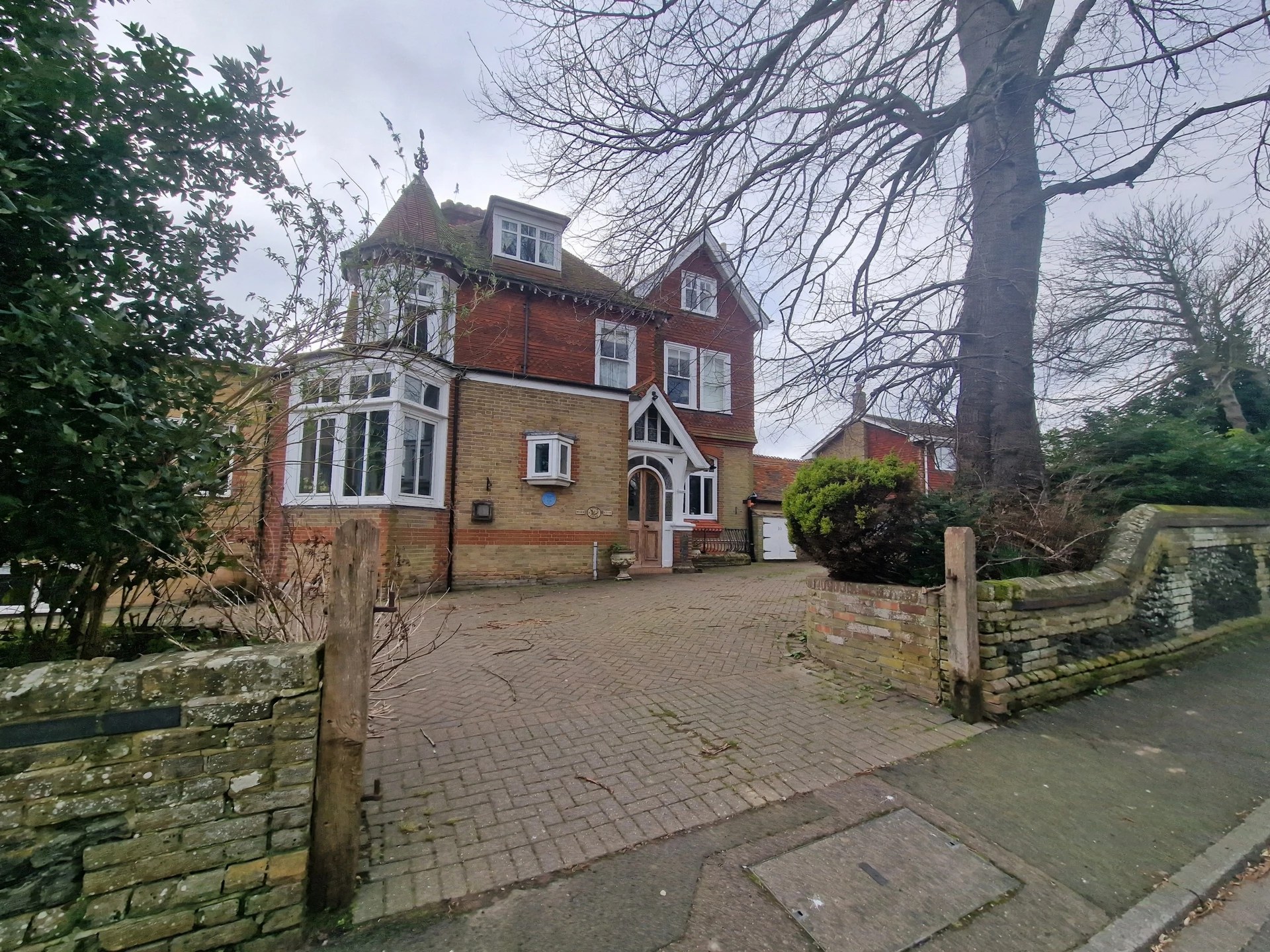 Cedar Court