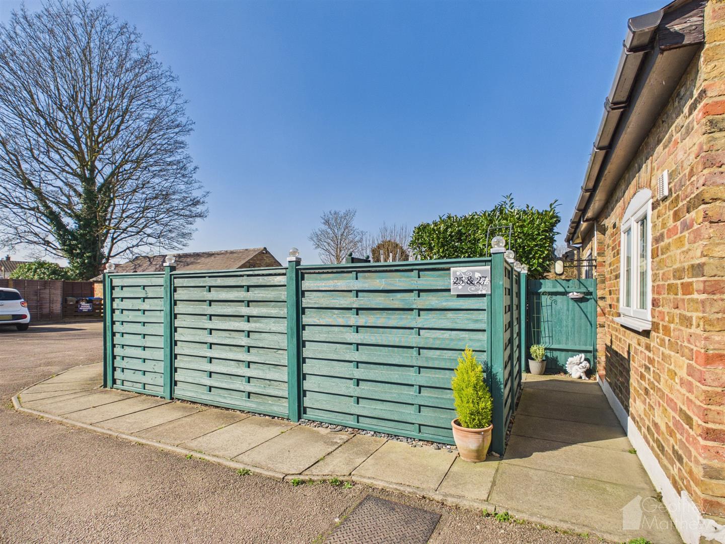 High Street, Roydon, Harlow, photo 14