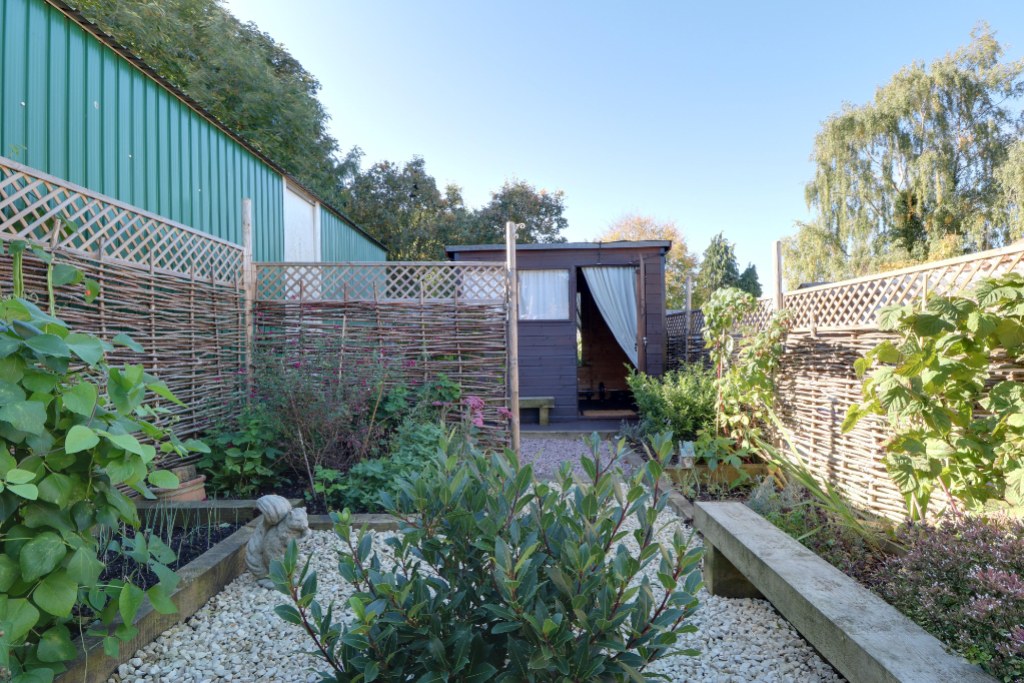 New Row, Bourne Road, Corby Glen, Grantham, Lincs, photo 22