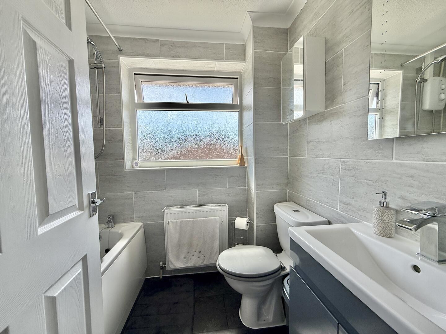 Bedruthan Avenue, Truro, photo 11