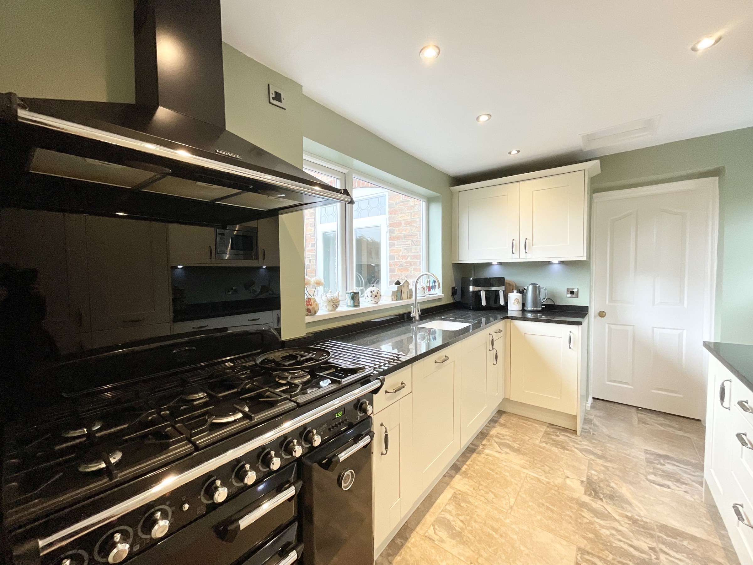 Park Drive, Barlaston, ST12, photo 2