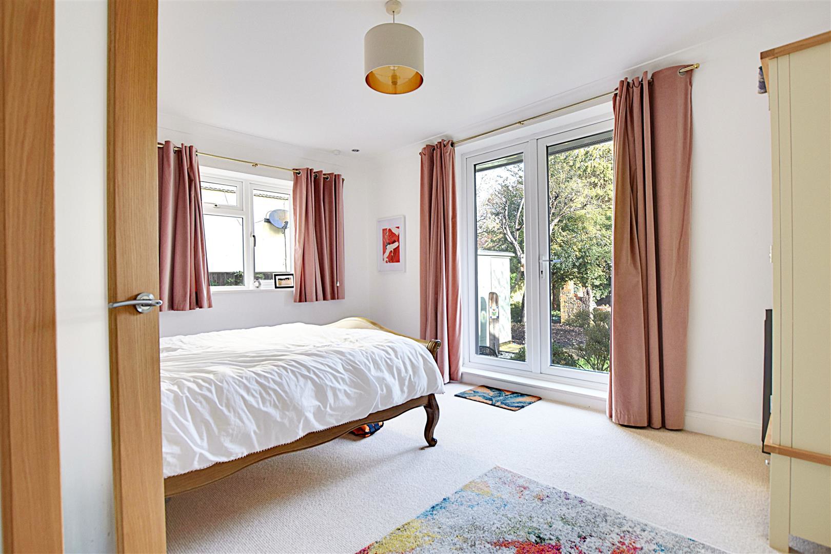 St. Margarets Crescent, Bexhill-On-Sea, photo 14