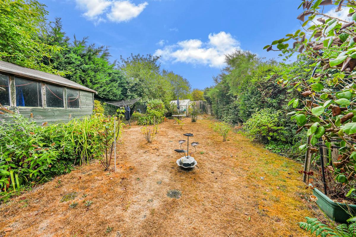 Barn Hill, Roydon, Harlow, photo 21