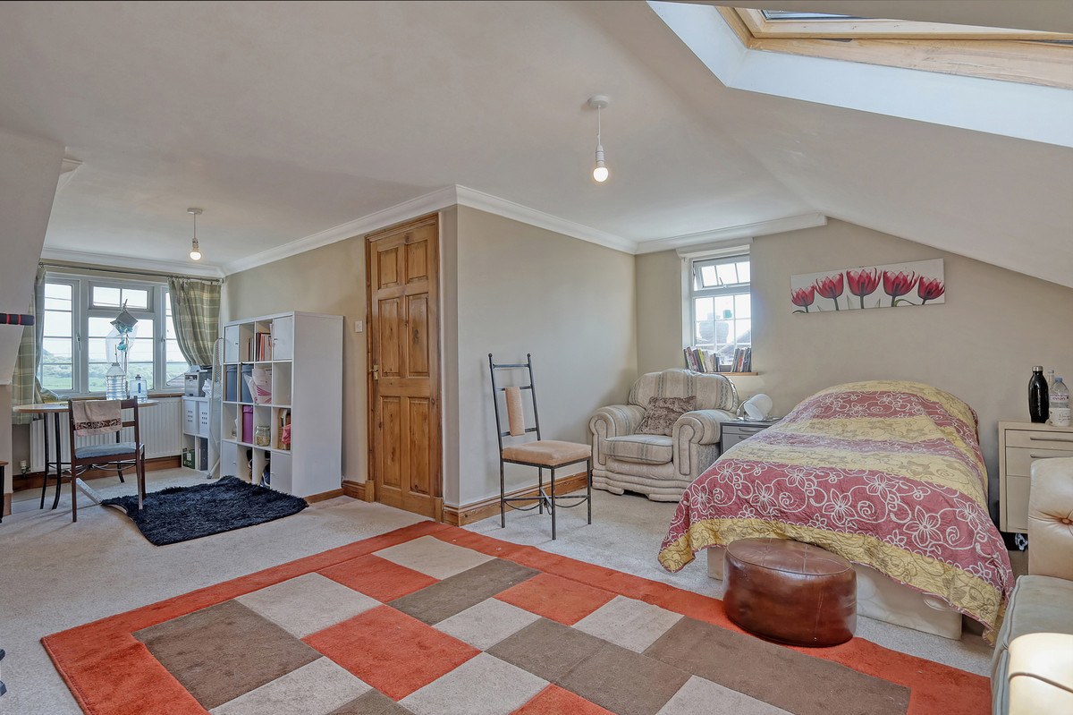 Brackendale Avenue, Basildon, SS13, photo 13
